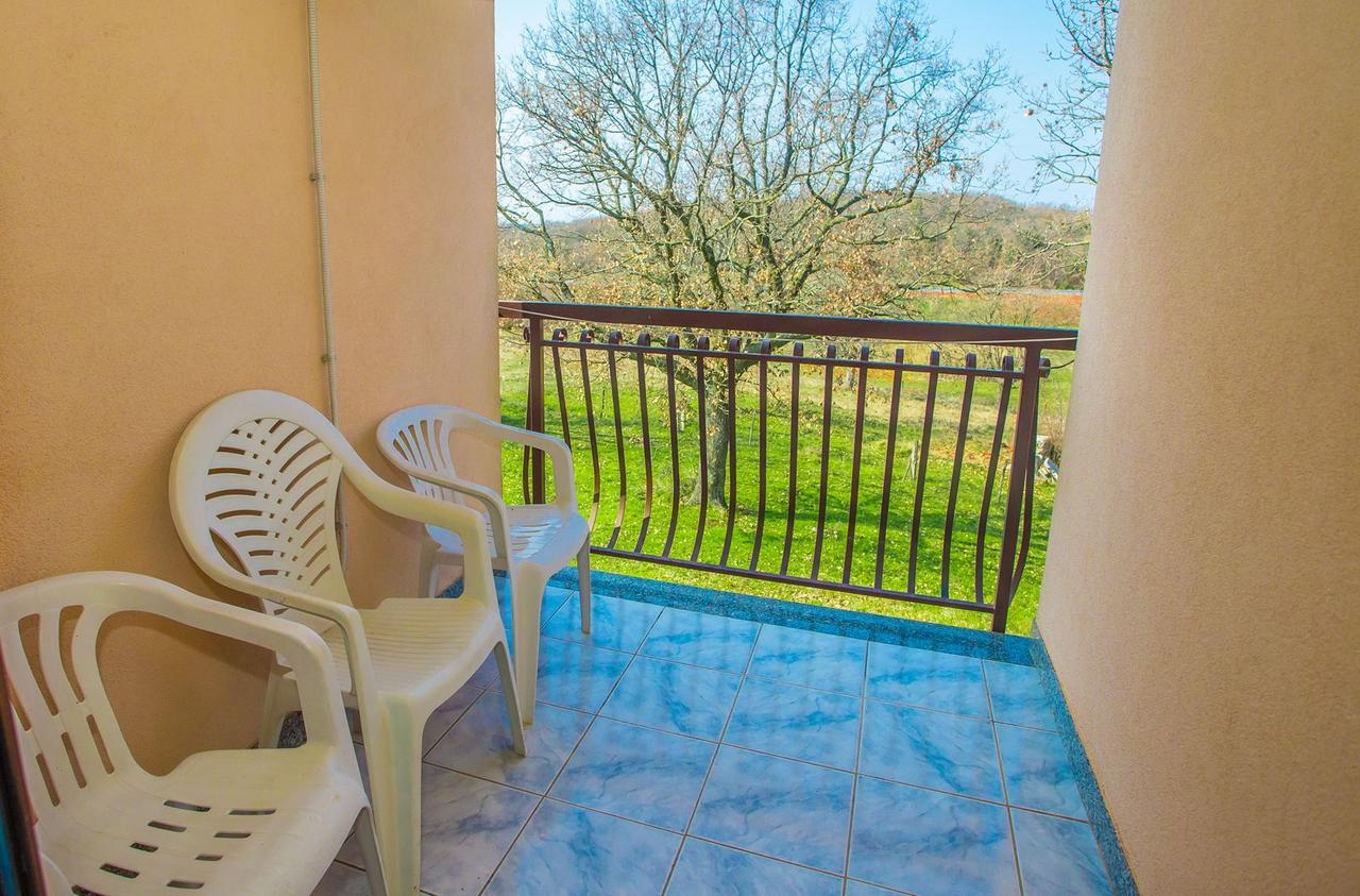 Stancija Lindi Porec Vrvari Bagian luar foto