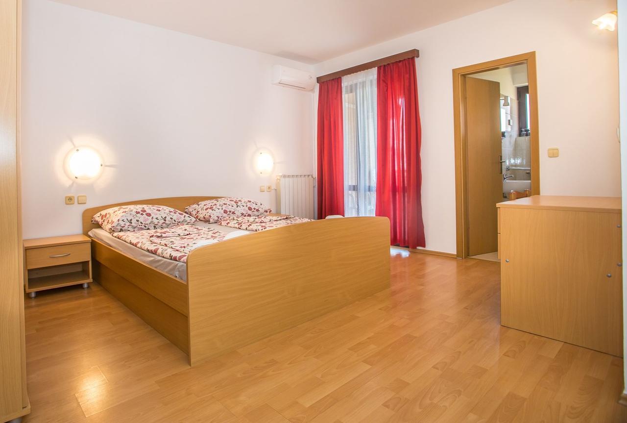 Stancija Lindi Porec Vrvari Bagian luar foto